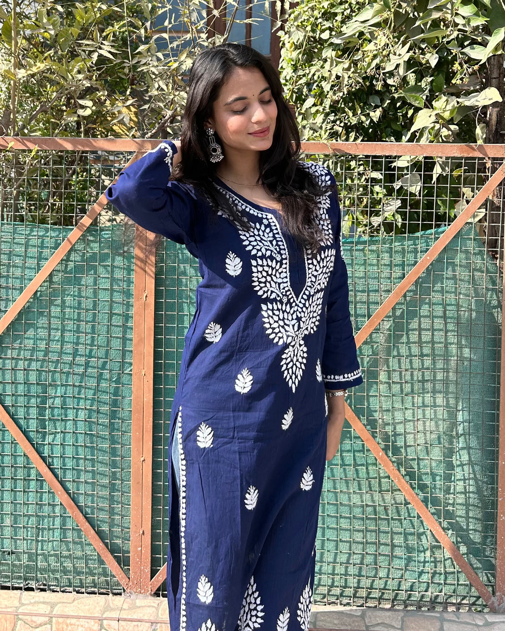 Neel-e-Sukoon Cotton Chikankari Kurti