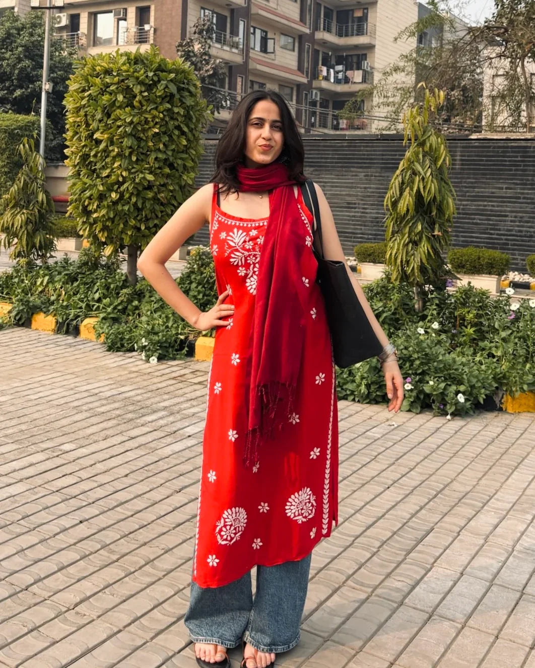 Adaa-e-Gulzar Rayon Chikankari Sleeveless Kurti