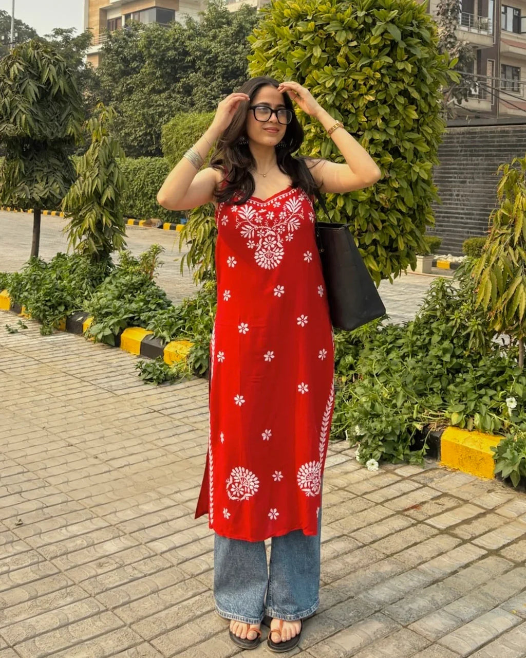 Adaa-e-Gulzar Rayon Chikankari Sleeveless Kurti